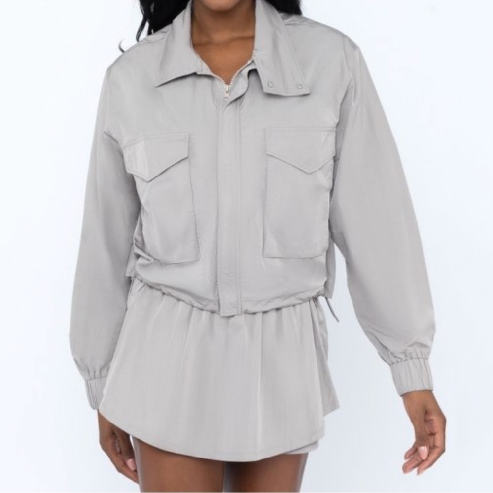 NWT Yogalicious Radiant Commuter Windbreaker Jacket Satellite Grey